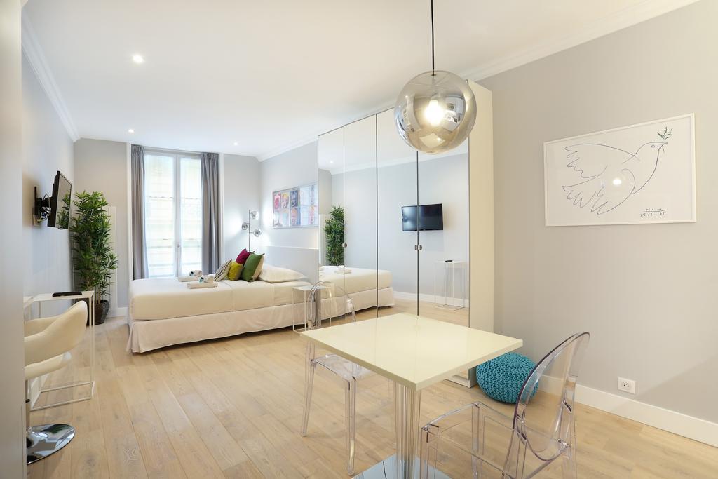 Rent A Room - Residence Blanche Paris Exterior photo