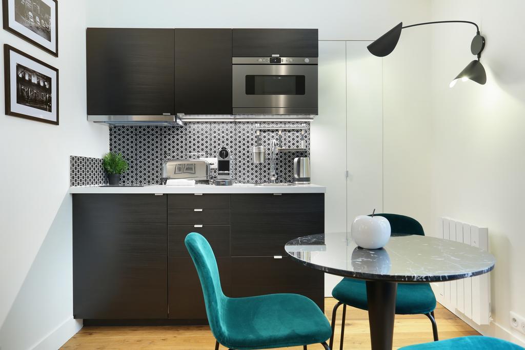 Rent A Room - Residence Blanche Paris Exterior photo